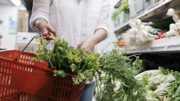 Какие продукты подешевели в Казахстане за месяц?
