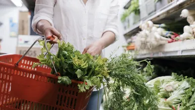 Какие продукты подешевели в Казахстане за месяц?