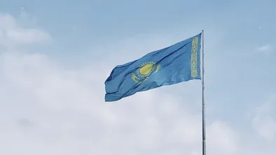 Новые правила использования государственного флага приняли в Казахстане