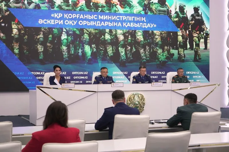 Время оформления документов в военные вузы Казахстана сократилось в четыре раза