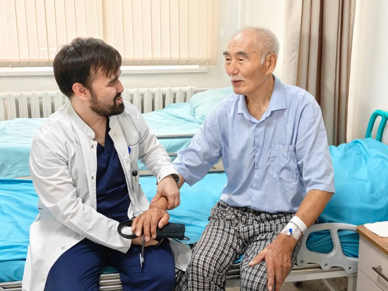 Кардиологи Казахстана провели серию операций на сердце без разреза груди фото на taspanews.kz от 23 июля 2026 12:01