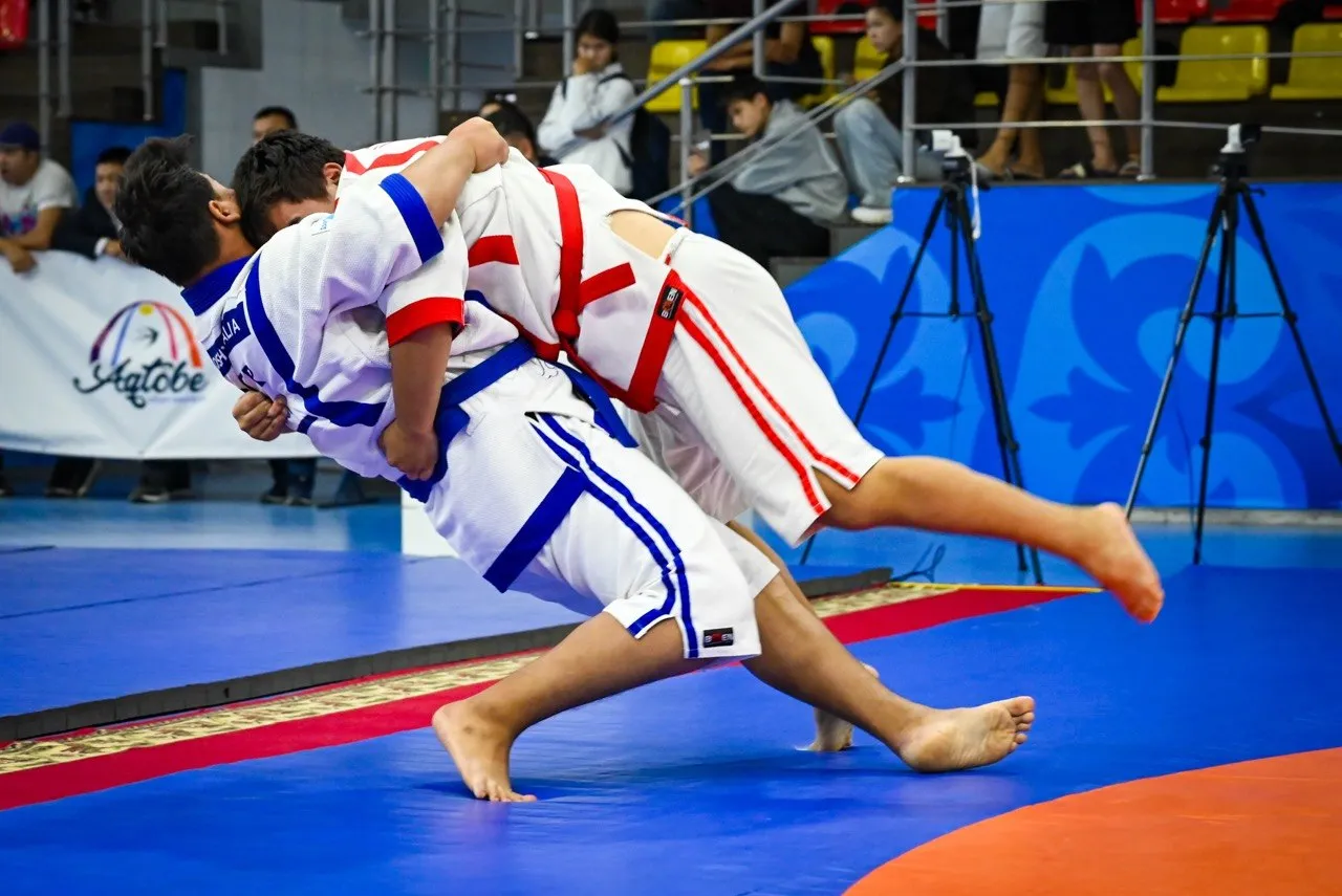 Три региона поднялись на пьедестал по казақ күресі на Играх в Актобе