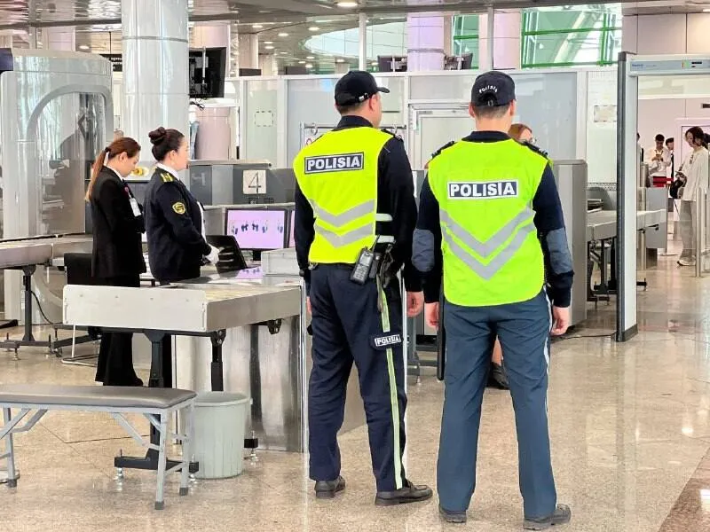 Двух жителей Астаны арестовали на пять суток за дебош в аэропорту Шымкента