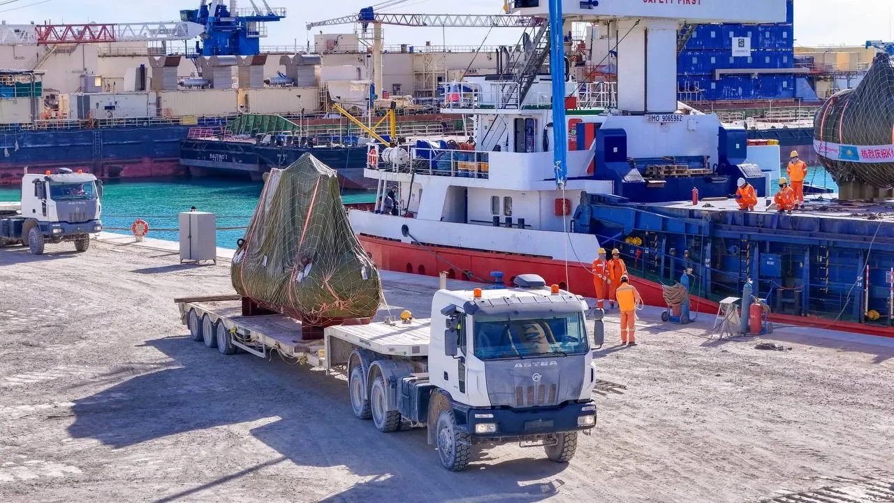 В Казахстан прибыло оборудование для нового газового завода: когда его запустят