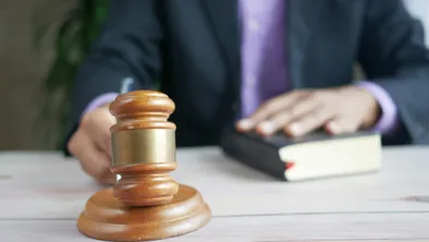 Суд в Павлодарской области вынес приговор мужчине за совершение сексуального насилия над несовершеннолетней. Осужденный получил 20 лет лишения свободы, а пострадавшей выплачено 3 млн тенге в качестве компенсации морального вреда.