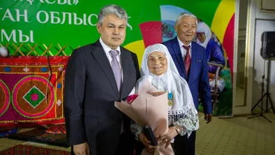 Первый в Казахстане памятник бабушке будет установлен в Усть-Каменогорске, объявлено на форуме "Әжелер алқасы".